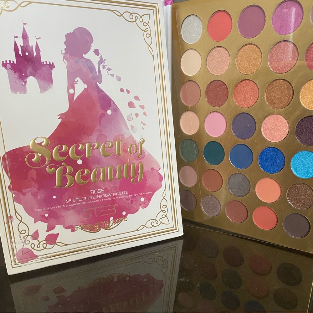 Secret of Beauty Rose Eyeshadow Palette